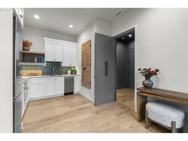 15802 Nw 14th Ave, Vancouver, WA 98685