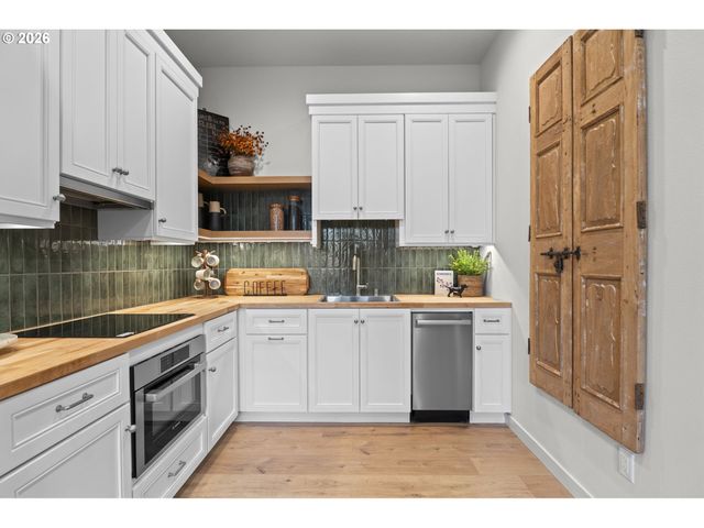 15802 Nw 14th Ave, Vancouver, WA 98685
