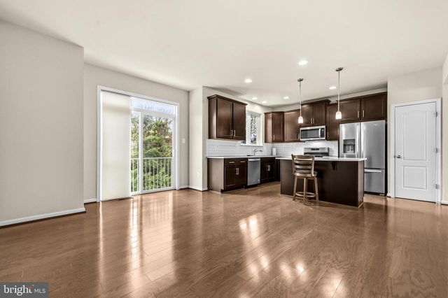 20211 CAPITAL LN, Hagerstown, MD 21742
