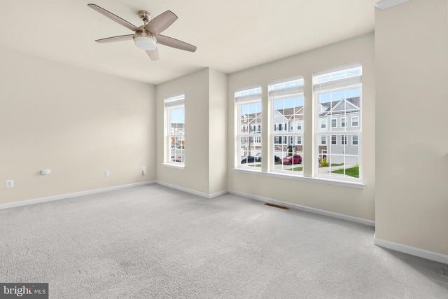 20211 CAPITAL LN, Hagerstown, MD 21742