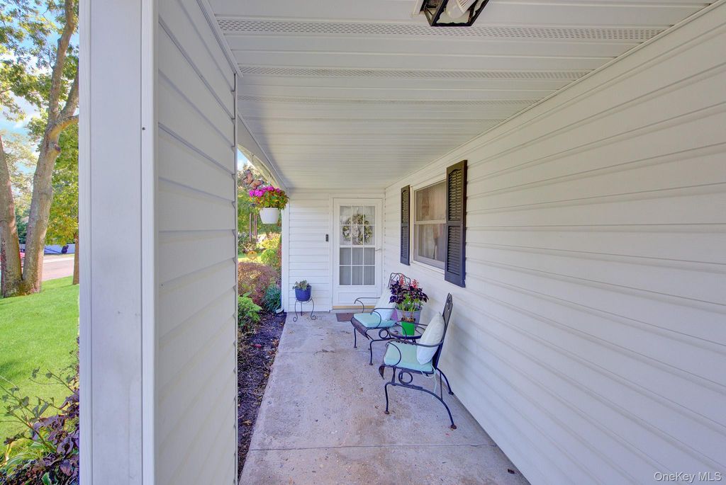 14 Campus Lane, Ronkonkoma, NY 11779 — photo 4