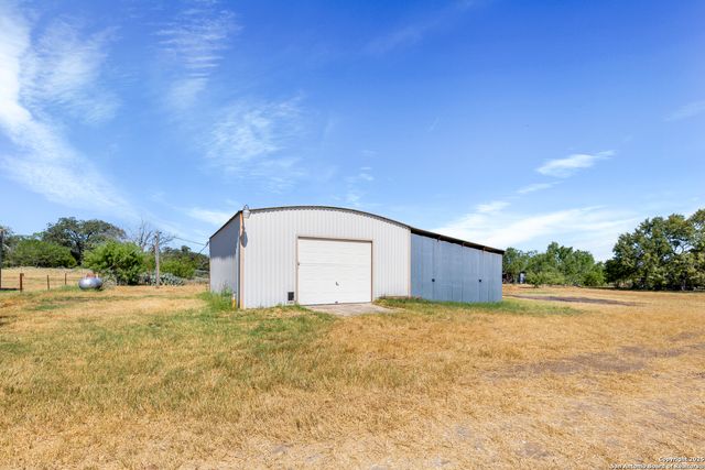 4010 Fm 2200, Moore, TX 78057