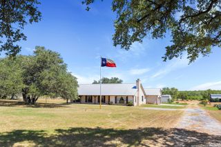 4010 Fm 2200, Moore, TX 78057