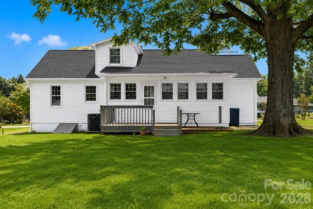 267 S Center Street, Taylorsville, NC 28681