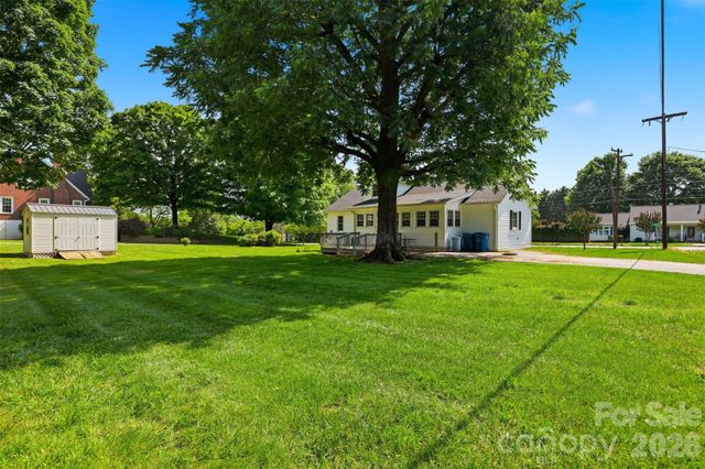 267 S Center Street, Taylorsville, NC 28681