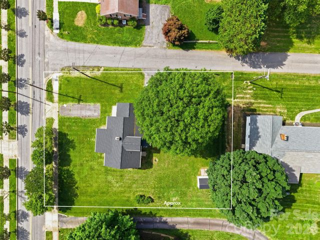 267 S Center Street, Taylorsville, NC 28681
