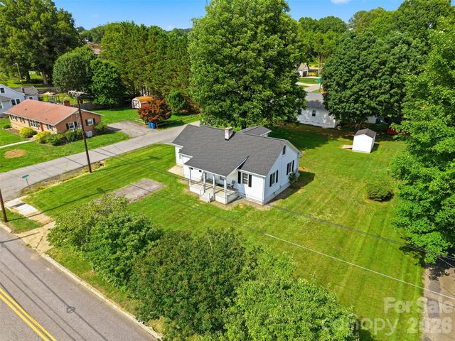 267 S Center Street, Taylorsville, NC 28681