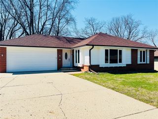 1006 22nd Street, West Des Moines, IA 50265