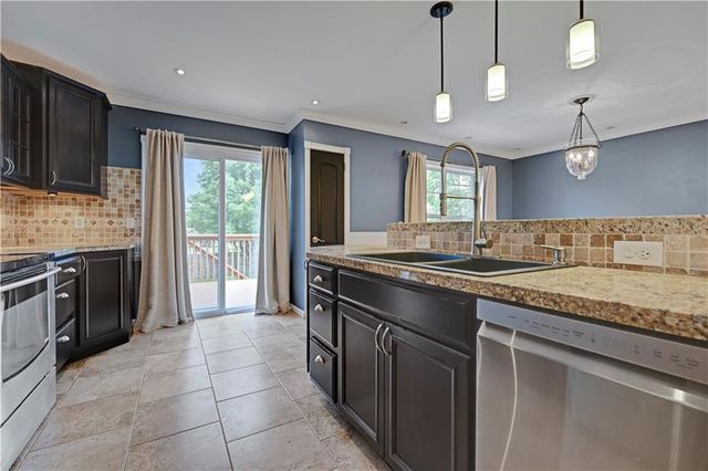 15604 W 151st Terrace, Olathe, KS 66062