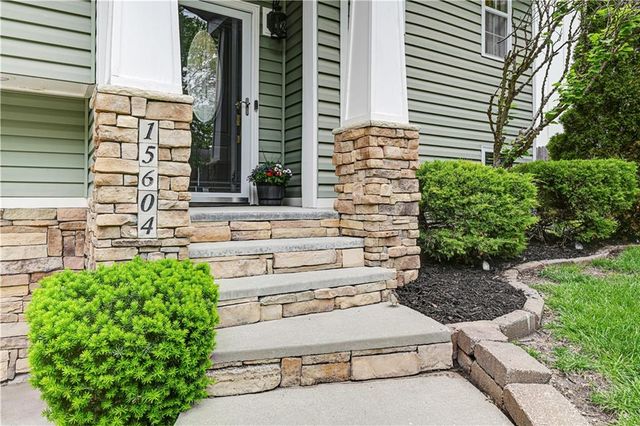 15604 W 151st Terrace, Olathe, KS 66062