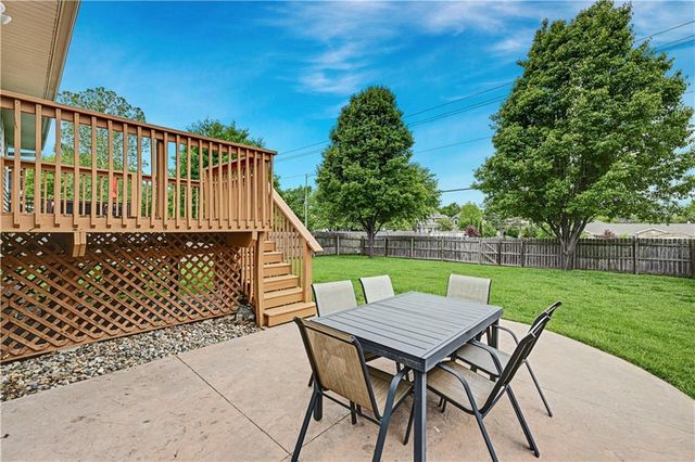 15604 W 151st Terrace, Olathe, KS 66062