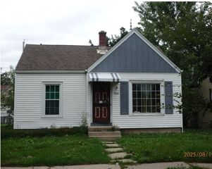 3950 N 42nd STREET, Milwaukee, WI 53216