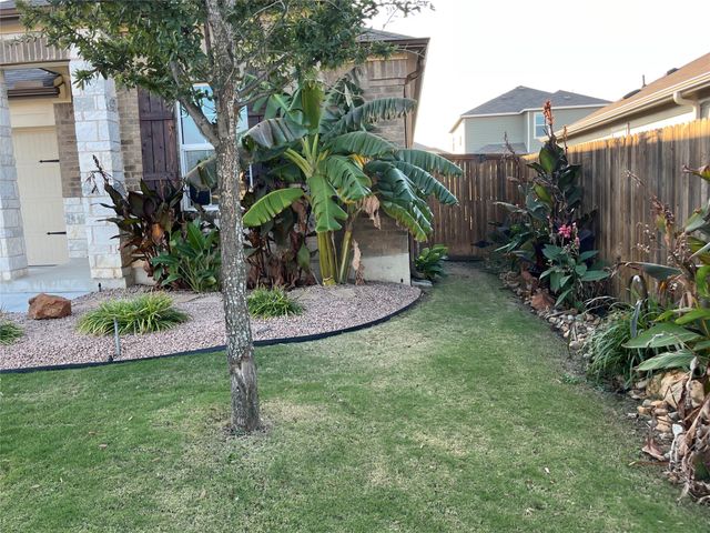 104 Granville CT, Jarrell, TX 76537