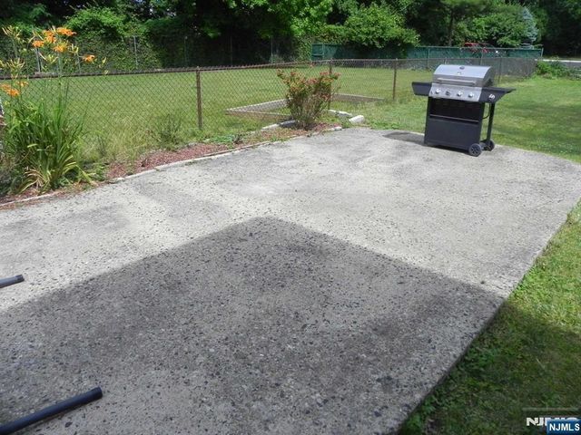 33 Hartwick Street, Little Ferry, NJ 07643