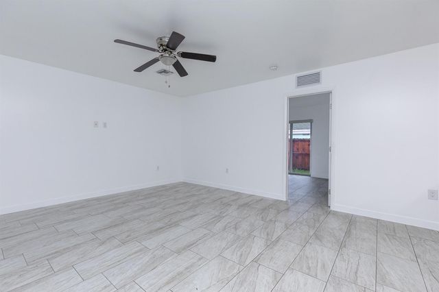 5918 Pierce Street, Hollywood, FL 33021