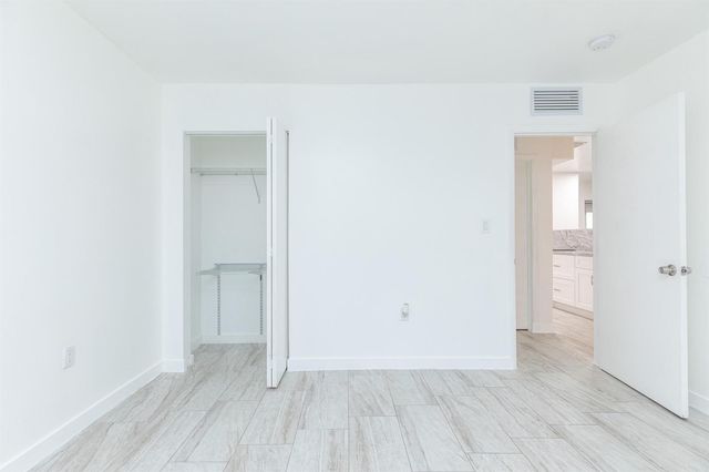 5918 Pierce Street, Hollywood, FL 33021