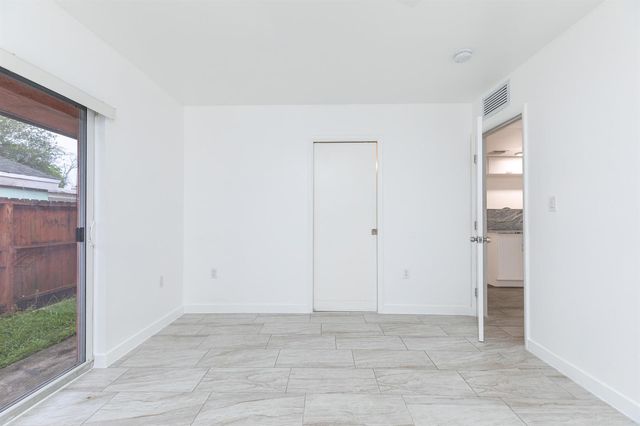 5918 Pierce Street, Hollywood, FL 33021