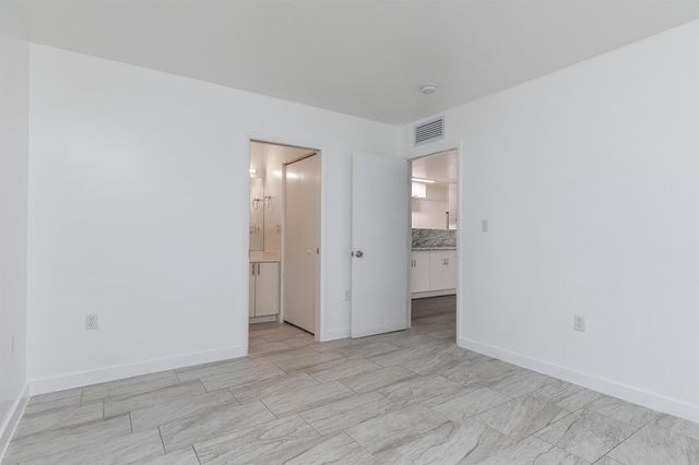 5918 Pierce Street, Hollywood, FL 33021