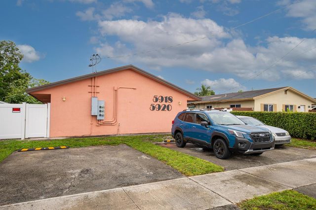 5918 Pierce Street, Hollywood, FL 33021