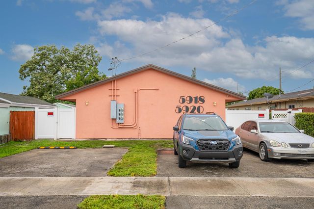 5918 Pierce Street, Hollywood, FL 33021