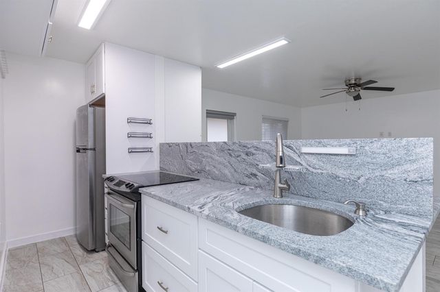 5918 Pierce Street, Hollywood, FL 33021