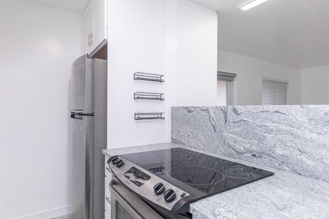 5918 Pierce Street, Hollywood, FL 33021