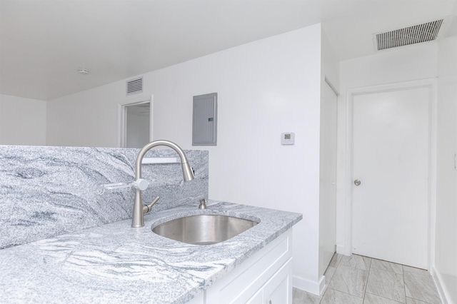 5918 Pierce Street, Hollywood, FL 33021