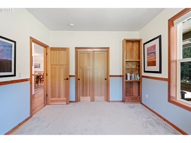 66020 MEISSNER Rd, Deer Island, OR 97054