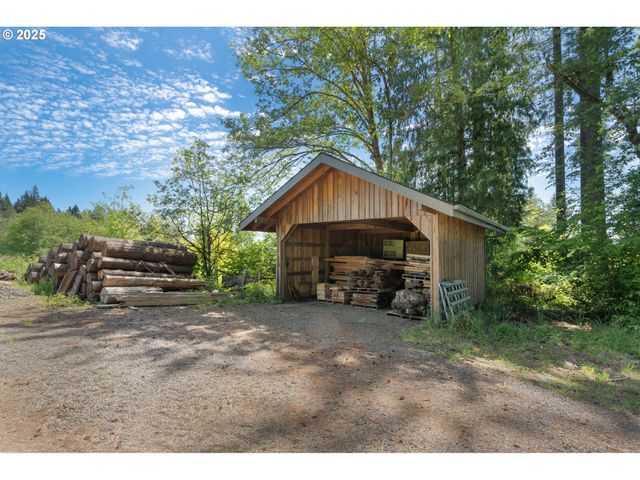 66020 MEISSNER Rd, Deer Island, OR 97054