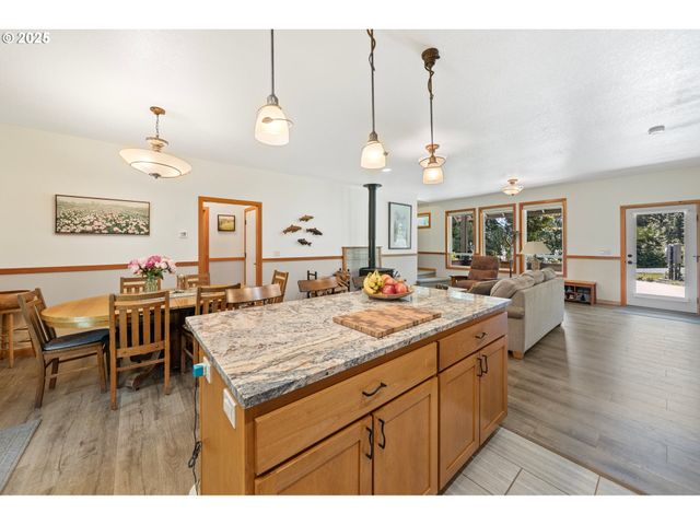 66020 MEISSNER Rd, Deer Island, OR 97054