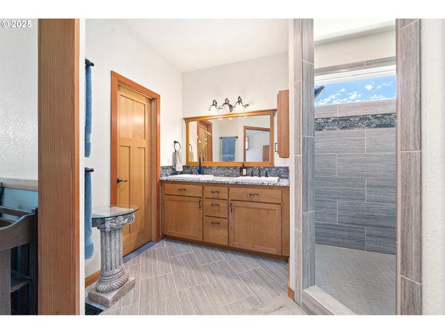 66020 MEISSNER Rd, Deer Island, OR 97054