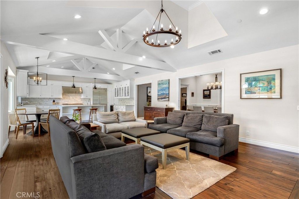 Image 10 of property listing at 11156 Valley Spring Lane, Studio City, CA 91602