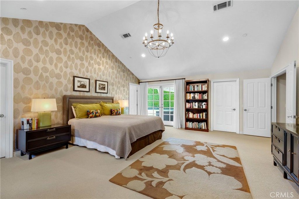 Image 15 of property listing at 11156 Valley Spring Lane, Studio City, CA 91602