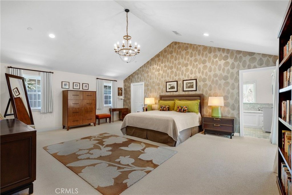 Image 16 of property listing at 11156 Valley Spring Lane, Studio City, CA 91602