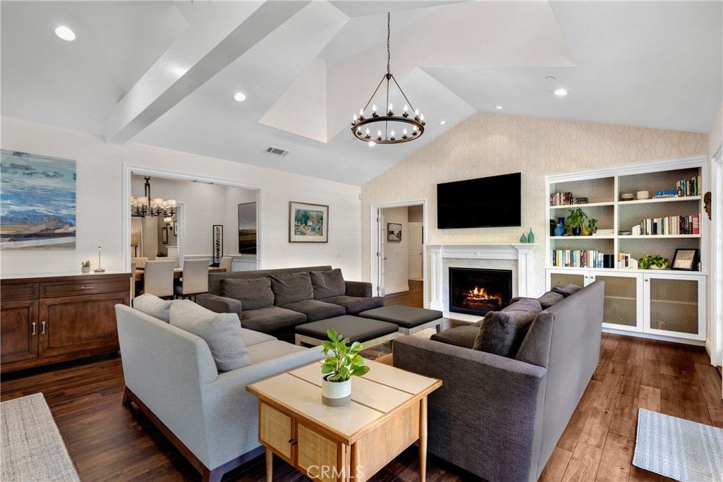 Image 7 of property listing at 11156 Valley Spring Lane, Studio City, CA 91602