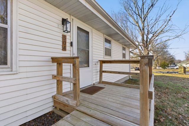 504 E Burford Street, Marshfield, MO 65706