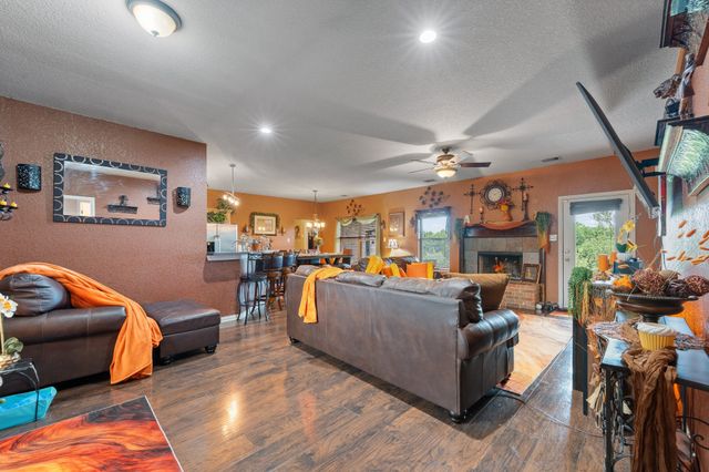439 Stone Mountain, Cresson, TX 76035