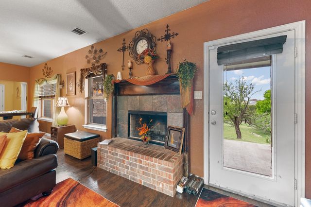 439 Stone Mountain, Cresson, TX 76035
