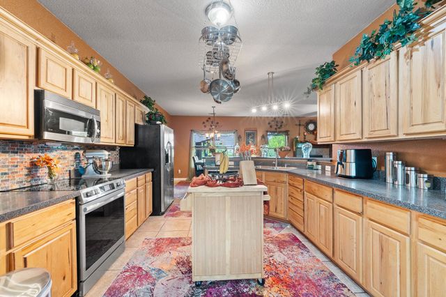 439 Stone Mountain, Cresson, TX 76035
