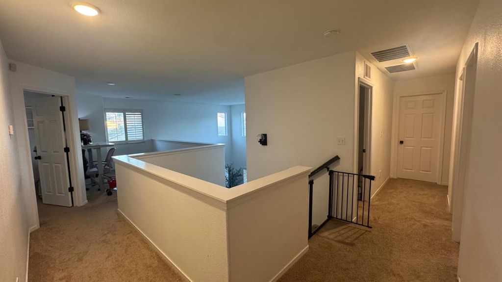 Image 17 of property listing at 2174 W Picadilly Lane, Hanford, CA 93230