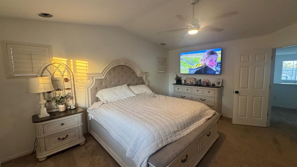 Image 23 of property listing at 2174 W Picadilly Lane, Hanford, CA 93230