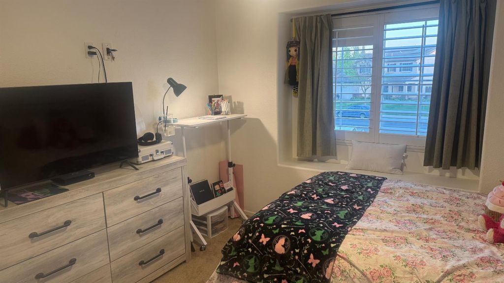 Image 26 of property listing at 2174 W Picadilly Lane, Hanford, CA 93230