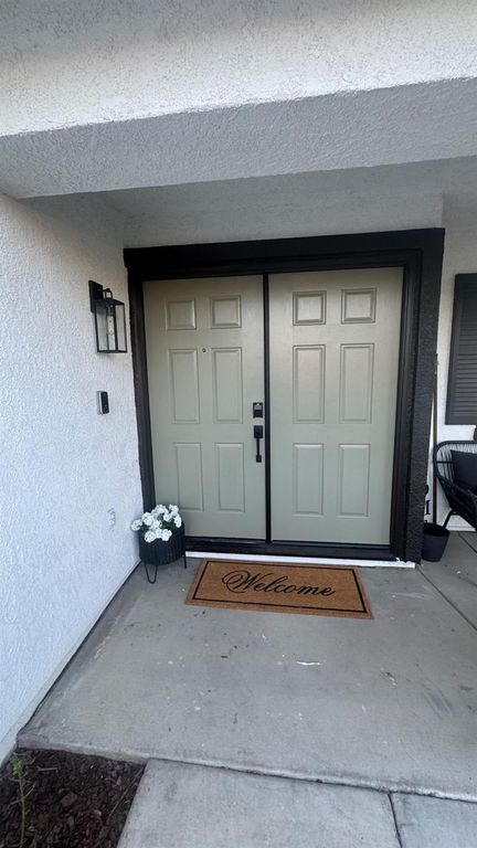 Image 6 of property listing at 2174 W Picadilly Lane, Hanford, CA 93230