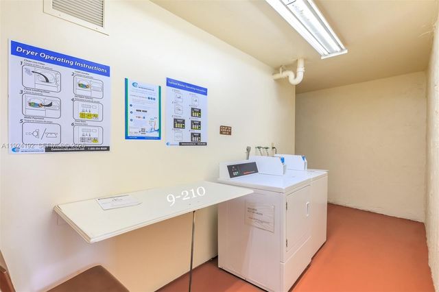 9800 N Hollybrook Lake Dr 210, Pembroke Pines, FL 33025