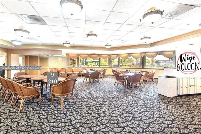 9800 N Hollybrook Lake Dr 210, Pembroke Pines, FL 33025