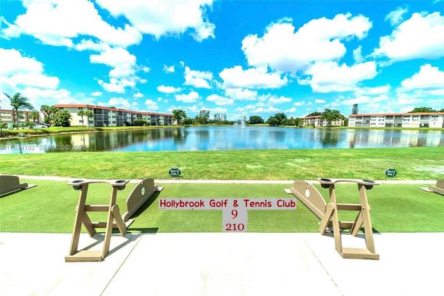 9800 N Hollybrook Lake Dr 210, Pembroke Pines, FL 33025