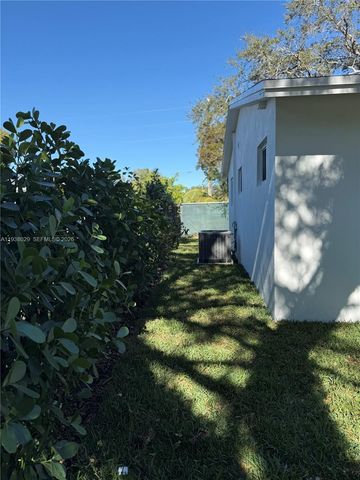 6091 SW 64th Ter, South Miami, FL 33143