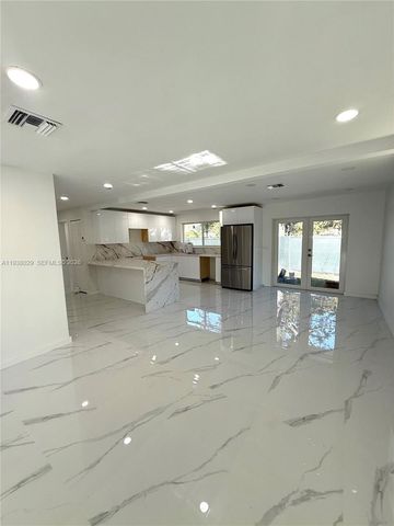 6091 SW 64th Ter, South Miami, FL 33143