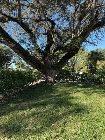 6091 SW 64th Ter, South Miami, FL 33143