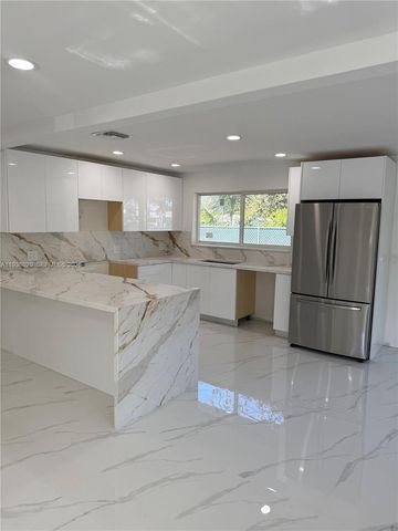 6091 SW 64th Ter, South Miami, FL 33143